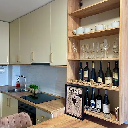 Apartment Wine Story *